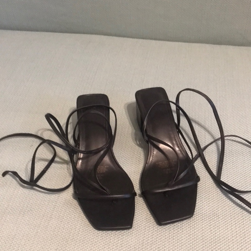 H&M Elegant Black Strappy Tie Up Women's Sandals - Picture 2 of 8